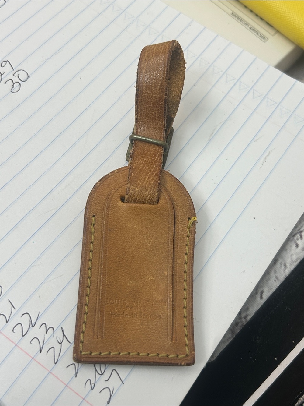 LV small leather tag